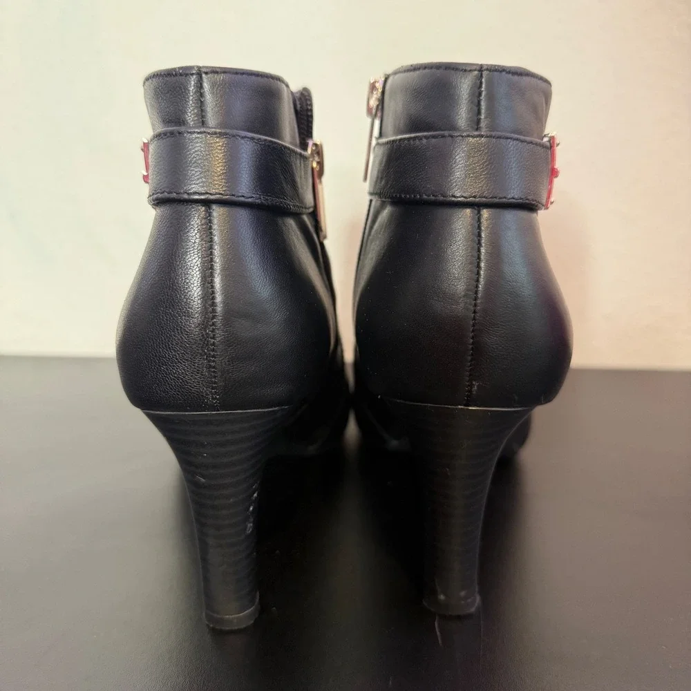 Bandolino Black Leather Ankle Boots Bit Detail Side Zip Heel Womens 8M‎